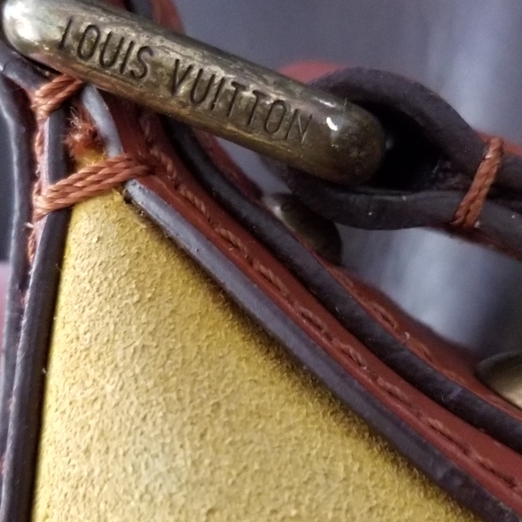 Authentic Louis Vuitton Onatah Fleur Ltd Ed. PM - Picture 8 of 16